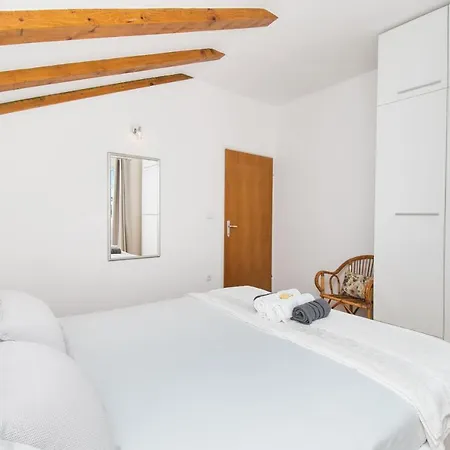House Urban Bliss Βόντιτσε