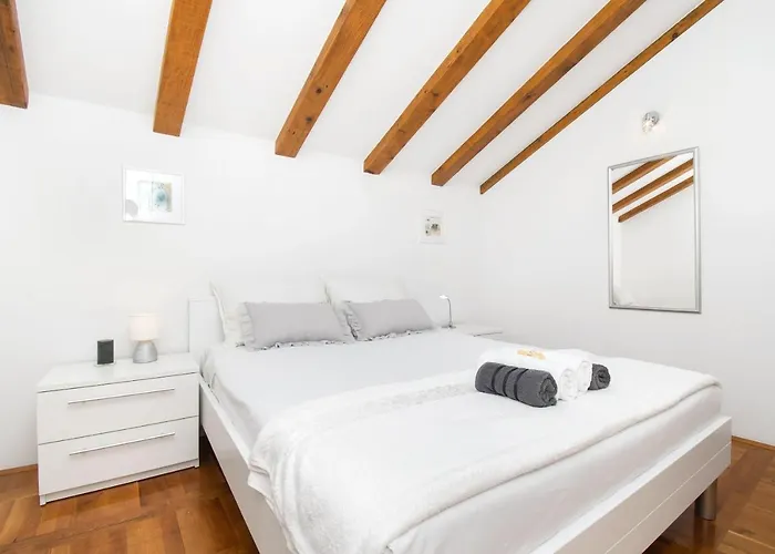 Vikendica House Urban Bliss